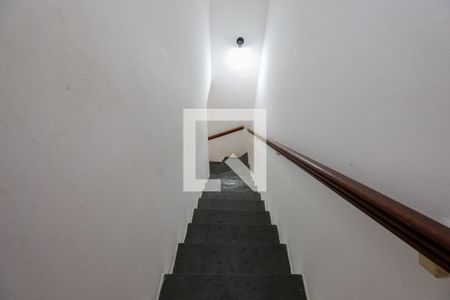 Escada de casa para alugar com 2 quartos, 125m² em Vila Iasi, Taboão da Serra