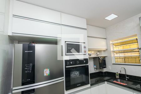 Cozinha de casa de condomínio à venda com 2 quartos, 90m² em Penha Circular, Rio de Janeiro