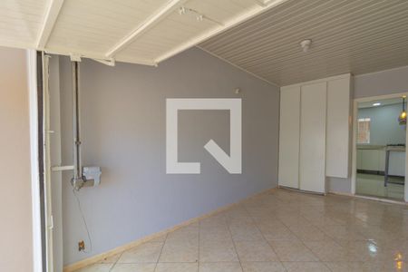Garagem de casa à venda com 3 quartos, 130m² em Fátima, Canoas