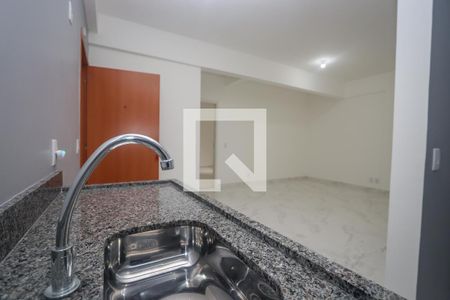 Cozinha de apartamento para alugar com 1 quarto, 48m² em Jardim Miriam, São Paulo