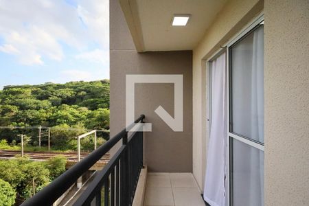 Varanda e área de serviço de apartamento à venda com 2 quartos, 42m² em Usina Piratininga, São Paulo