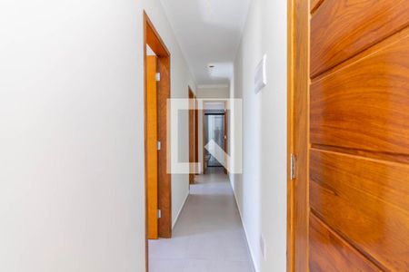 Corredor dos Quartos de apartamento à venda com 3 quartos, 66m² em Vila Nivi, São Paulo