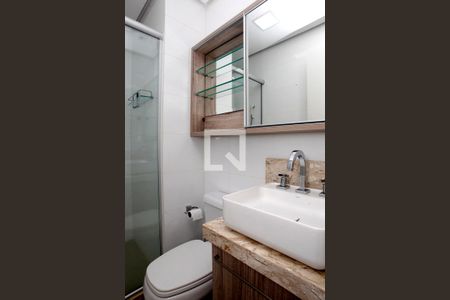 Banheiro de apartamento para alugar com 1 quarto, 33m² em Moinhos de Vento, Porto Alegre