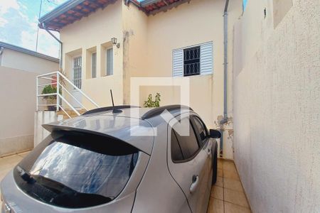 Garagem de casa à venda com 2 quartos, 81m² em Vila Maria, Campinas