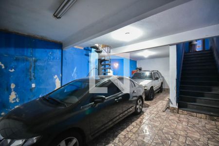 Garagem de casa para alugar com 3 quartos, 250m² em Jardim Rosa Maria, São Paulo