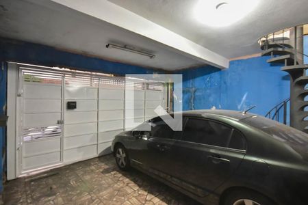 Garagem de casa para alugar com 3 quartos, 250m² em Jardim Rosa Maria, São Paulo