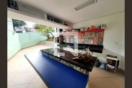 Casa à venda com 4 quartos, 234m² em Santa Lúcia, Belo Horizonte