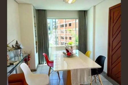 Casa à venda com 4 quartos, 234m² em Santa Lúcia, Belo Horizonte