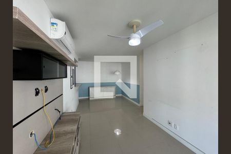 Sala de apartamento para alugar com 3 quartos, 82m² em Recreio dos Bandeirantes, Rio de Janeiro