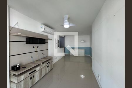 Sala de apartamento para alugar com 3 quartos, 82m² em Recreio dos Bandeirantes, Rio de Janeiro