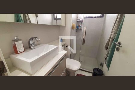 Banheiro de apartamento à venda com 2 quartos, 44m² em Centro, Osasco
