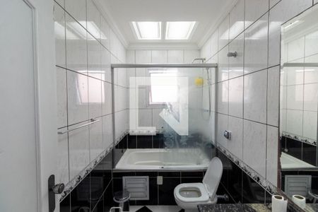Banheiro Social de casa à venda com 4 quartos, 400m² em Vila Granada, São Paulo
