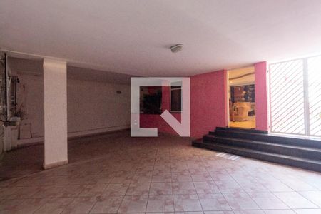 Garagem de casa à venda com 4 quartos, 400m² em Vila Granada, São Paulo