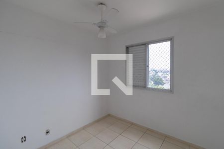 Quarto 1 de apartamento para alugar com 2 quartos, 52m² em Vila Carmosina, São Paulo