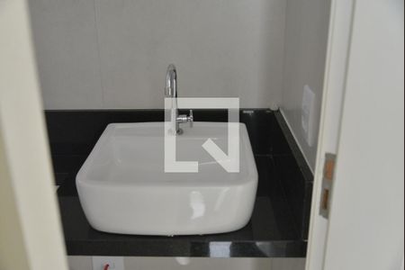 Banheiro 2 de apartamento à venda com 2 quartos, 45m² em Vila América, Santo André