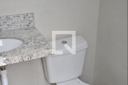Banheiro de serviço de apartamento à venda com 2 quartos, 90m² em Vila América, Santo André