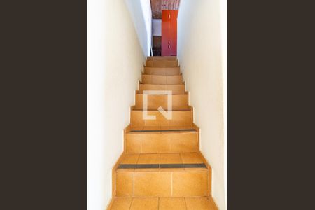 Escada da Edícula de casa à venda com 2 quartos, 198m² em Jardim Oriental, São Paulo