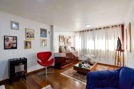 Casa à venda com 4 quartos, 415m² em Piratininga, Niterói