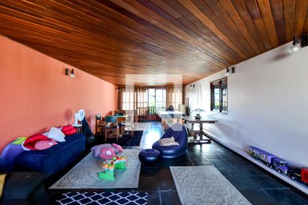 Quarto de casa à venda com 4 quartos, 415m² em Piratininga, Niterói