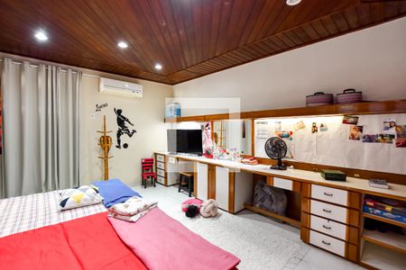 Quarto 2 de casa à venda com 4 quartos, 415m² em Piratininga, Niterói