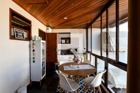 Quarto de casa à venda com 4 quartos, 415m² em Piratininga, Niterói