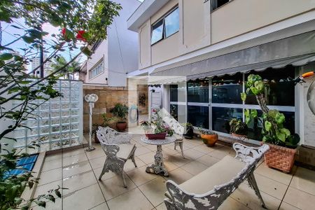 varanda da Sala de casa à venda com 3 quartos, 250m² em Jardim da Gloria, São Paulo