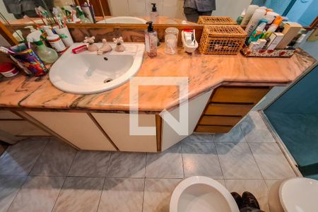 Banheiro 2 de casa à venda com 3 quartos, 250m² em Jardim da Gloria, São Paulo