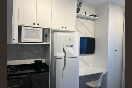 Cozinha de kitnet/studio para alugar com 1 quarto, 18m² em Perdizes, São Paulo