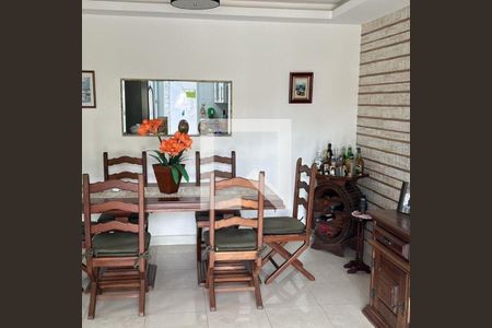 Casa à venda com 3 quartos, 163m² em Serra Grande, Niterói