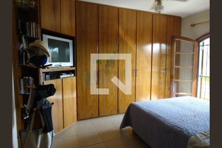 Casa à venda com 3 quartos, 250m² em Jardim Teresa, São Paulo