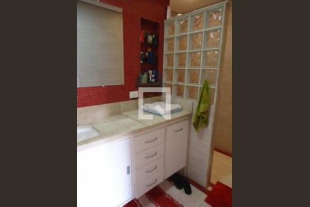 Casa à venda com 3 quartos, 250m² em Jardim Teresa, São Paulo