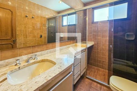 Banheiro de apartamento para alugar com 4 quartos, 348m² em Centro, Guarujá