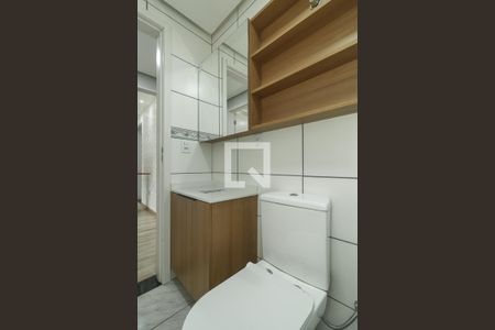 Banheiro de apartamento para alugar com 2 quartos, 72m² em Bom Jesus, Porto Alegre