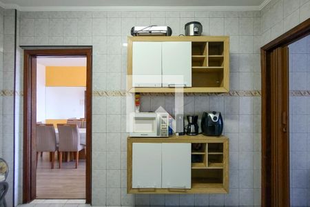 Cozinha de apartamento para alugar com 2 quartos, 70m² em Maracanã, Praia Grande
