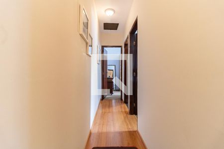 Corredor de casa à venda com 3 quartos, 200m² em Vila da Saúde, São Paulo