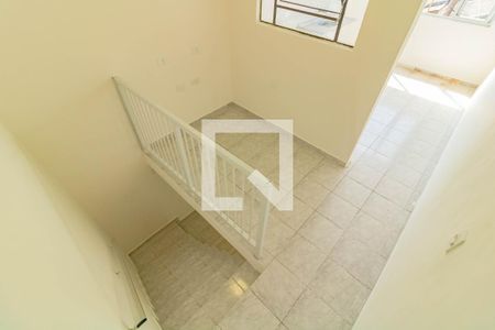 Escada de casa para alugar com 1 quarto, 60m² em Vila Fachini, São Paulo