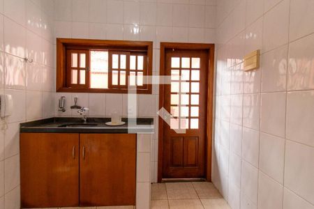 Cozinha de casa de condomínio para alugar com 2 quartos, 120m² em Parque das Universidades, Campinas