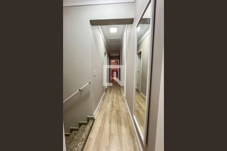 Corredor de casa para alugar com 3 quartos, 156m² em Chácara Inglesa, São Paulo