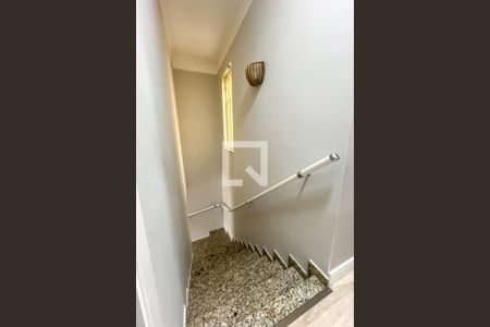 Escada de casa para alugar com 3 quartos, 156m² em Chácara Inglesa, São Paulo