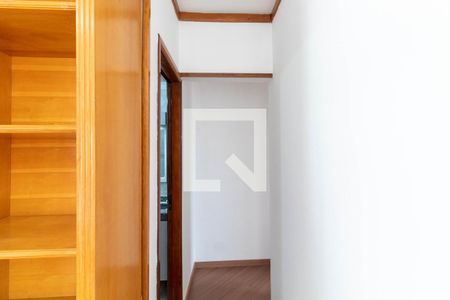 Corredor de apartamento para alugar com 3 quartos, 75m² em Vila Lais, São Paulo