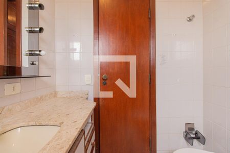 Banheiro da Suíte de apartamento à venda com 3 quartos, 247m² em Vila Mariana, São Paulo