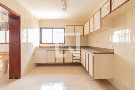 Cozinha de apartamento à venda com 3 quartos, 247m² em Vila Mariana, São Paulo