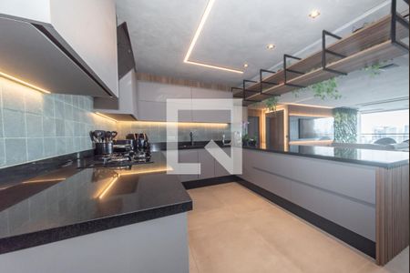 Cozinha de apartamento à venda com 3 quartos, 197m² em Jardim das Acacias, São Paulo