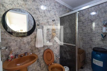 Banheiro de serviço de casa para alugar com 4 quartos, 550m² em Vila Sao Francisco, São Paulo