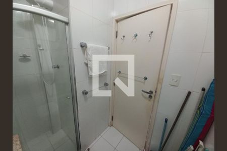 Banheiro de apartamento para alugar com 1 quarto, 26m² em Itararé, São Vicente