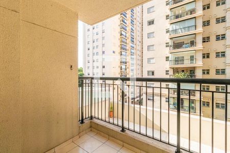 Sala de apartamento para alugar com 2 quartos, 68m² em Jardim Tupanci, Barueri