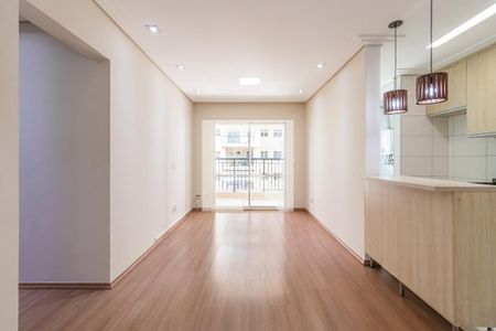 Sala de apartamento para alugar com 2 quartos, 68m² em Jardim Tupanci, Barueri