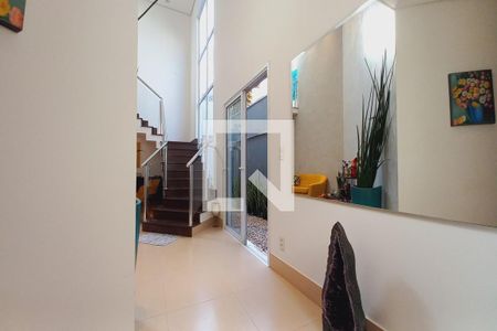 Hall de Entrada de casa de condomínio para alugar com 5 quartos, 325m² em Swiss Park, Campinas