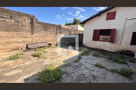 Quintal de casa à venda com 3 quartos, 243m² em Jardim dos Oliveiras, Campinas
