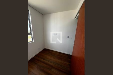Quarto 1 de apartamento para alugar com 2 quartos, 32m² em Samambaia Norte (Samambaia), Brasília